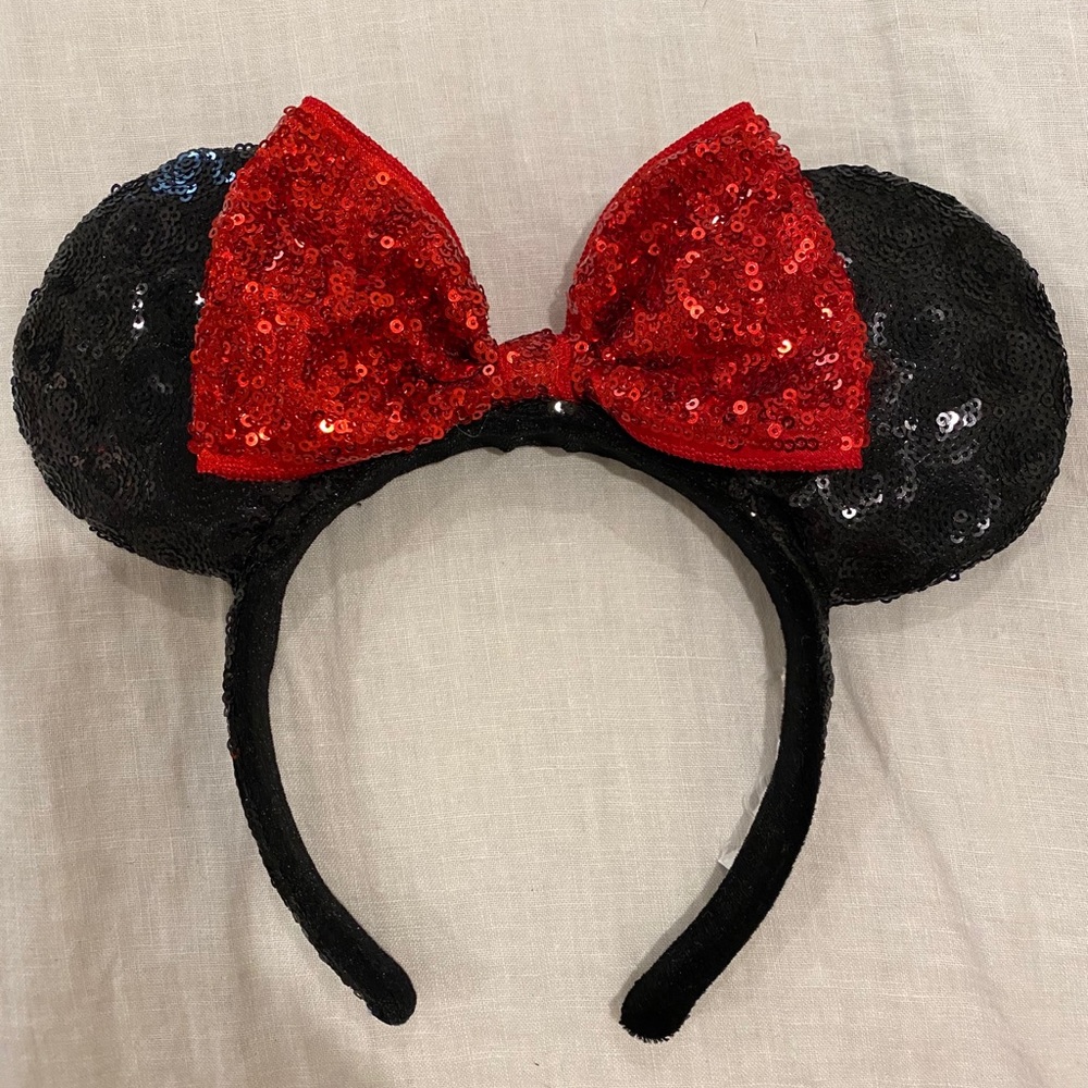 Minnie Mouse ears